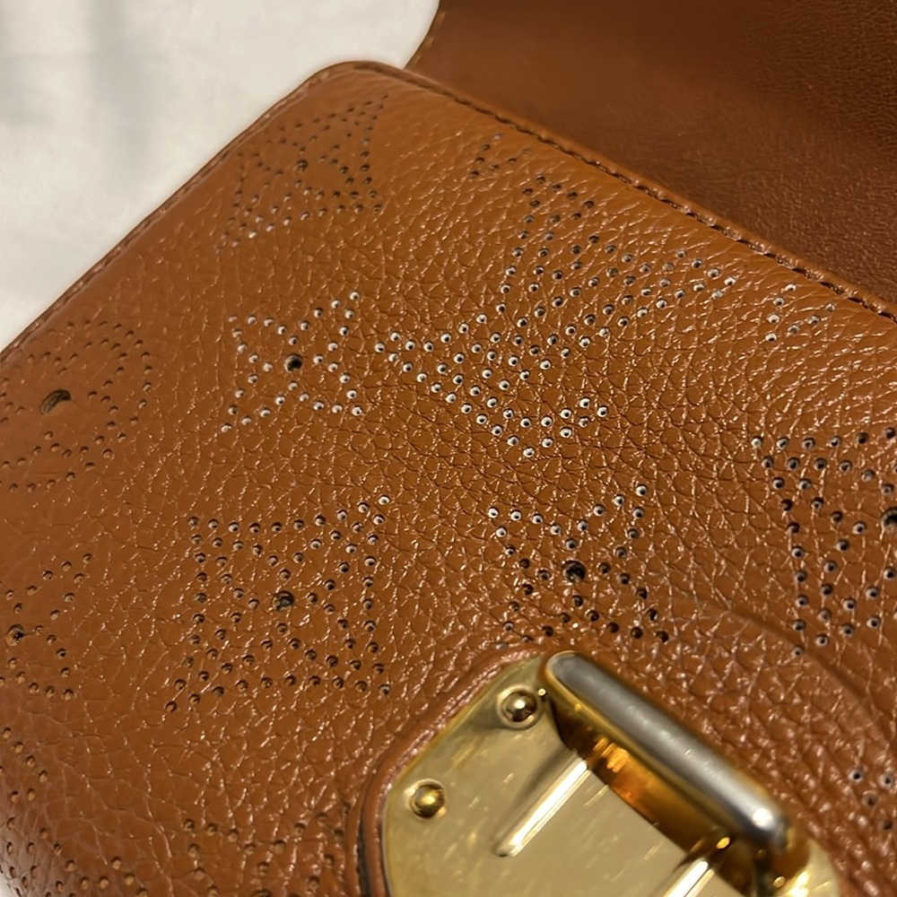 Louis Vuitton 2009 Leather Mahina Brown Amelia International Wallet - Picture 3 of 13